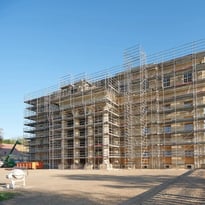 Levez les yeux ! C'est le chantier au château de Bénouville !