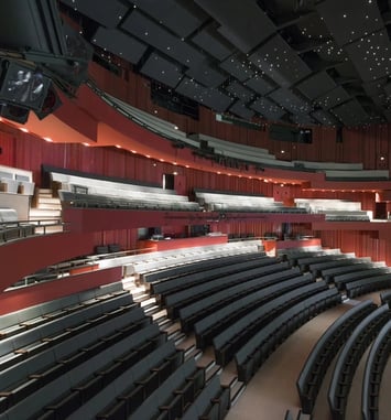 Levez les yeux ! Et si vous visitiez le théâtre de Caen ?