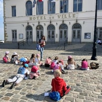 Levez les yeux ! En mission à Honfleur !