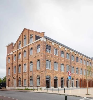 Levez les yeux ! Accueil exceptionnel au sein de l'institution judiciaire