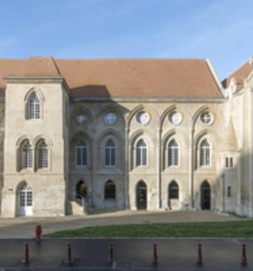 Levez les yeux ! Visite guidée : du palais ducal à l'Artothèque