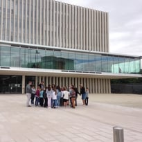 Levez les yeux ! Accueil exceptionnel au sein de l'institution judiciaire