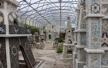 Levez les yeux ! Connaissez-vous l'art brut ? Un exemple exceptionnel en Normandie