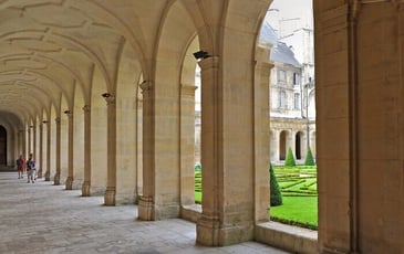 Visite libre du cloître et des expositions
