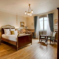 Visite guidée de la chambre Marcel Proust