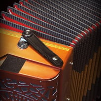 Exposition : photographies de Pierre Jamet d'instruments de musique