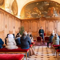 Visite guidée des salles du XVIIIe siècle de l'ancien monastère