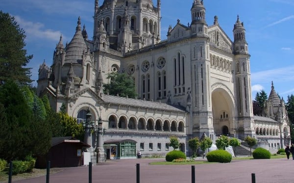 Basilique Sainte Thérèse Lisieux