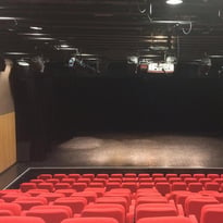 Spectacle seul en scène : Kosh à la Halle à Vire Normandie