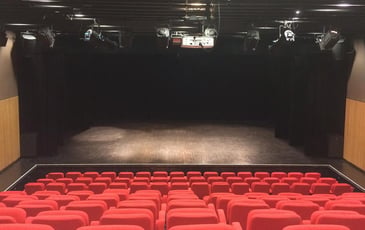 Spectacle Virevoltés d'automne : Cie Joe Sature et ses joyeux osselets à la Halle à Vire Normandie