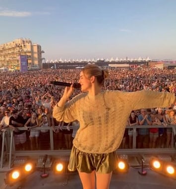 Adèle Castillon + première partie en concert