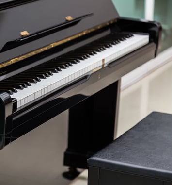 Live Piano Bar — La Galerie