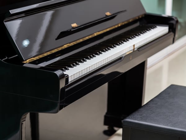 Live Piano Bar — La Galerie