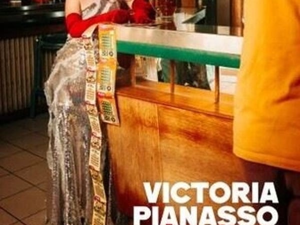 Victoria Pianasso dans Reste Simple