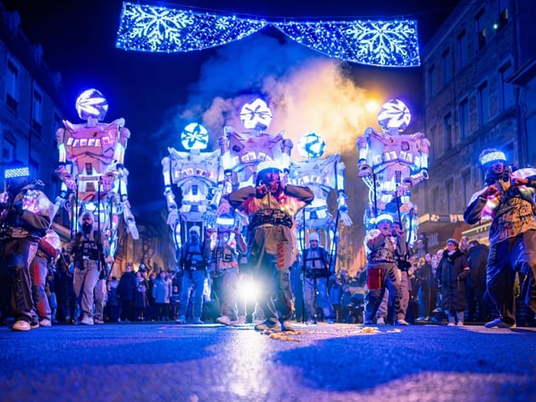 Parade dansante « Be-Hop » par la compagnie Remue Ménage